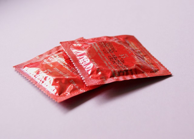 赤いコンドーム
